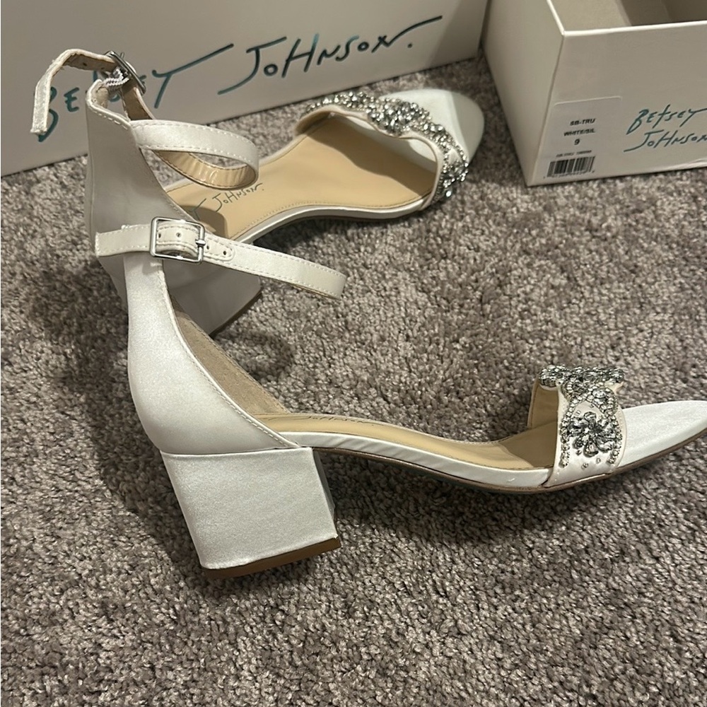 Betsey Johnson White Heeled Sandals - Picture 5 of 9